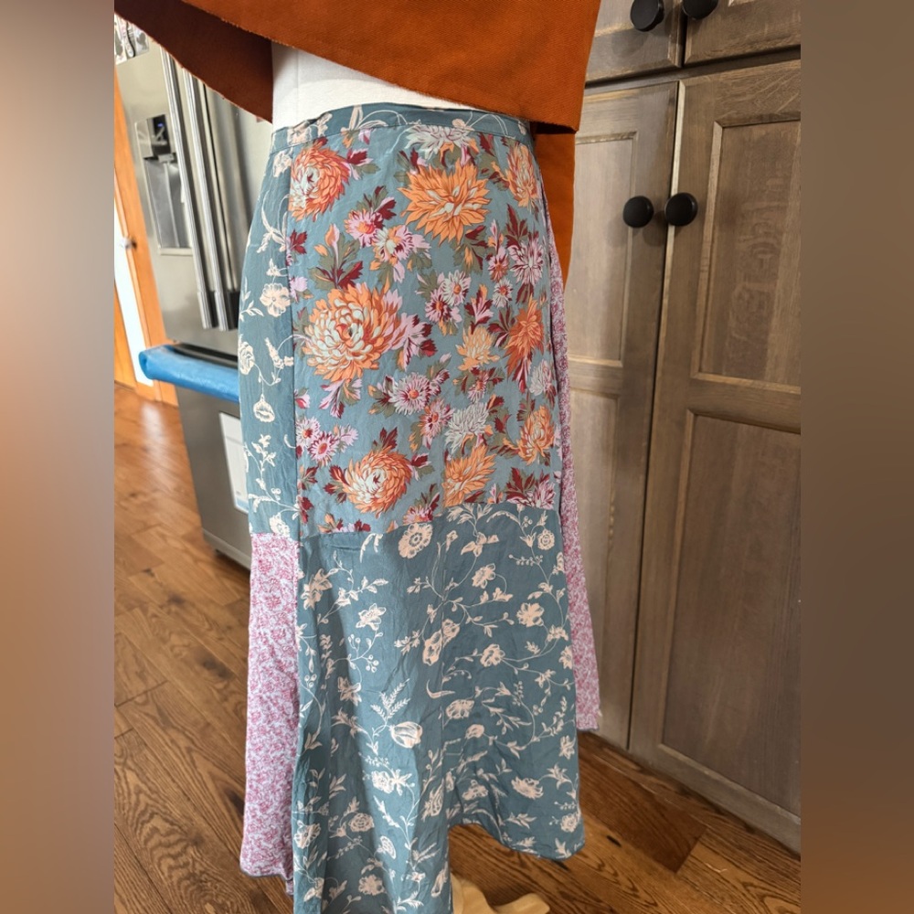 ODILLE 💯% Silk Skirt - Picture 9 of 11